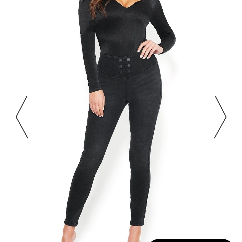 Bebe BUTTON TRIM HIGH WAIST JEANS - Size 29